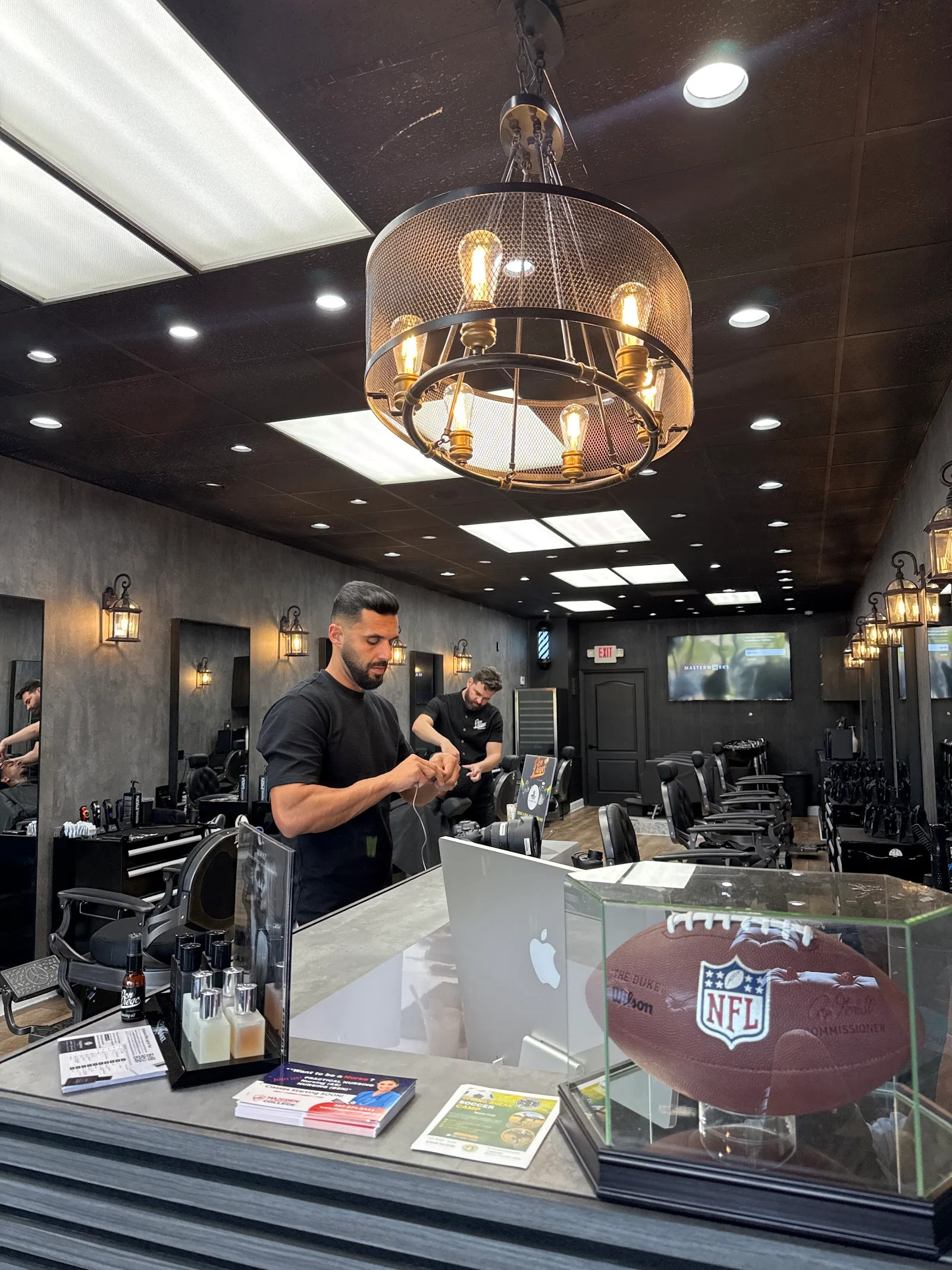 Guia completo de 24 Hour Barber Shop Near Me