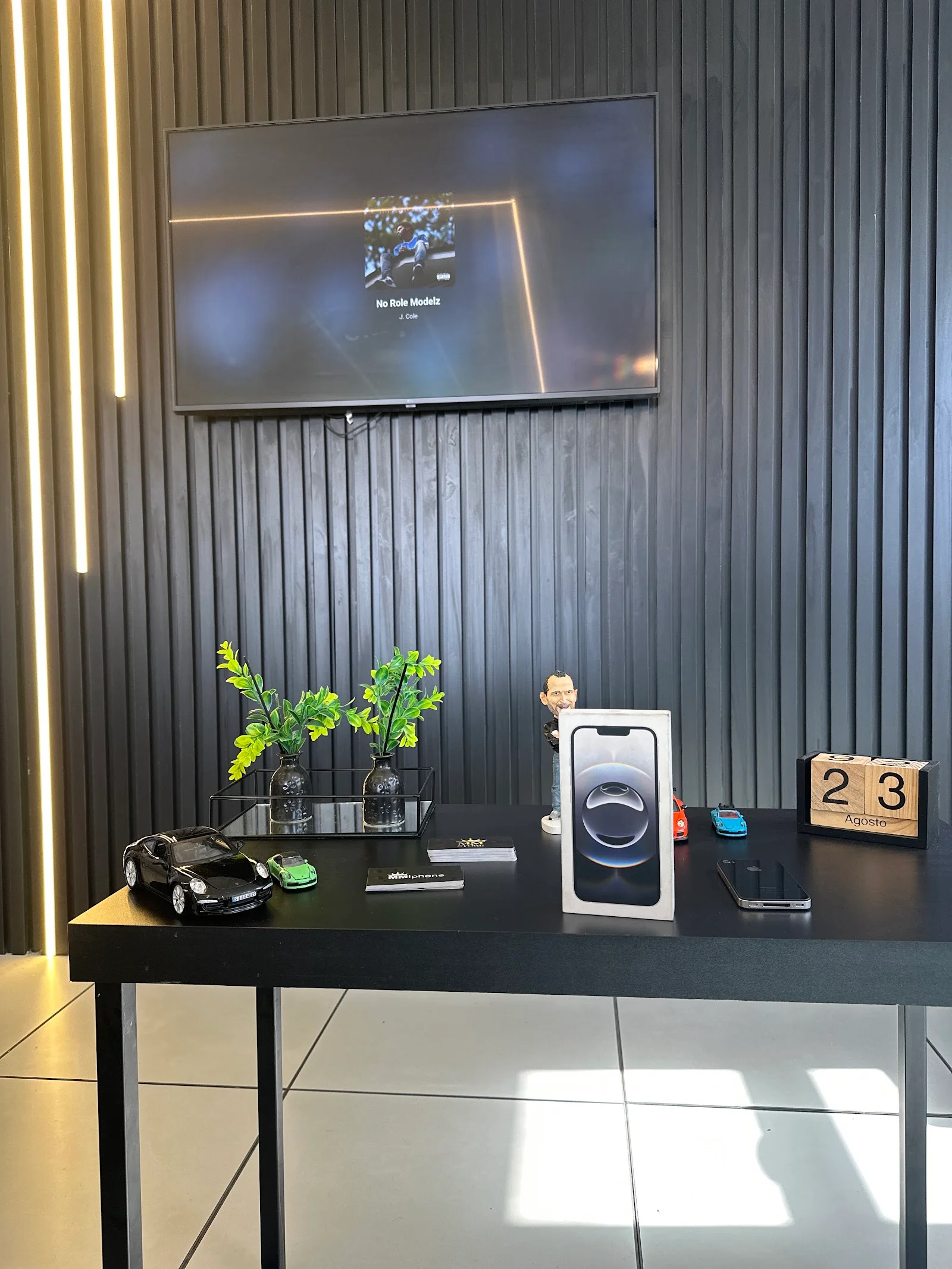 MMIPHONES 18 — ambiente 4