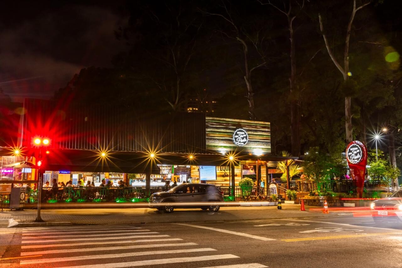 Botequim São Paulo: Comida de Boteco, Drinks e Carnes na Brasa